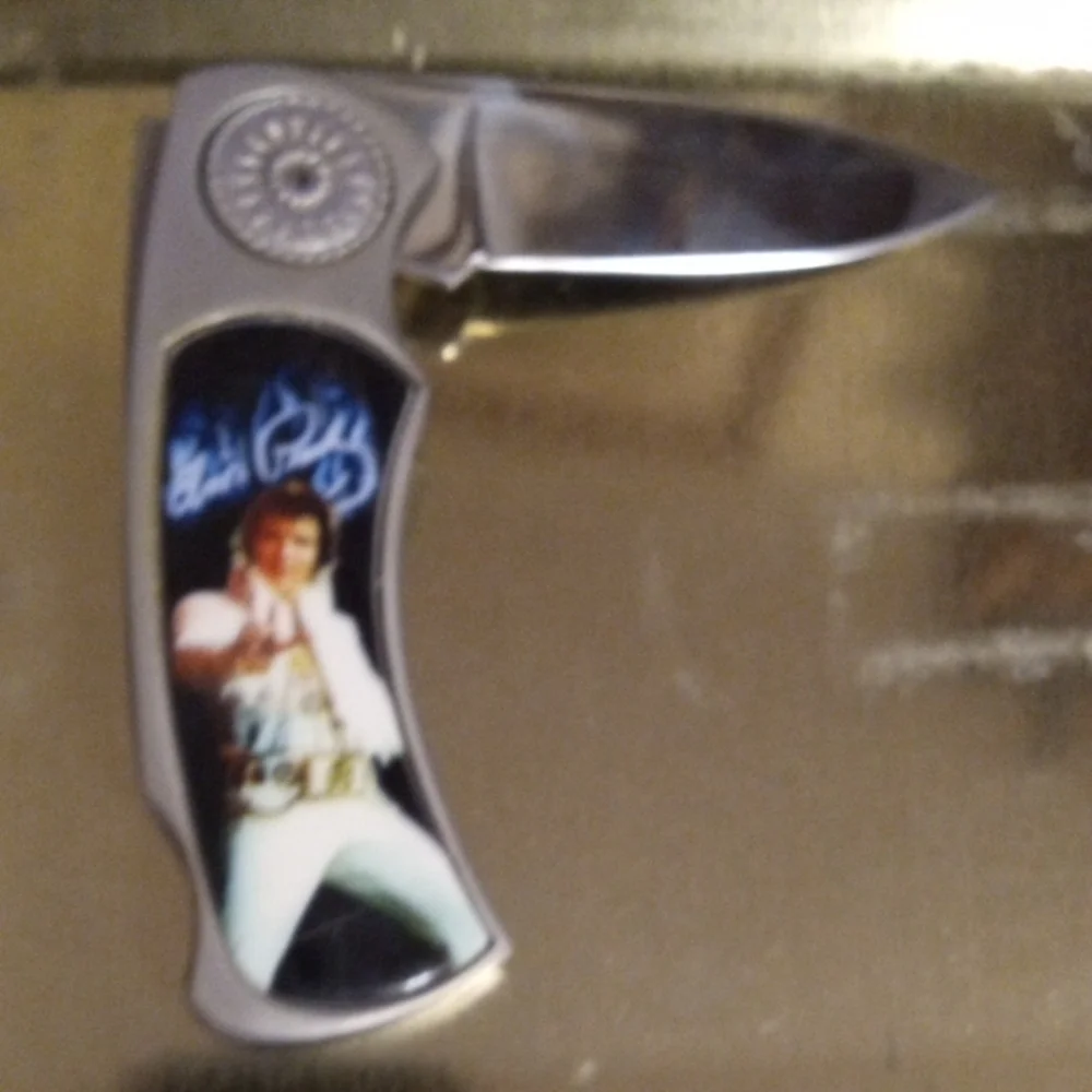 Silver Money Clip with Iconic Design